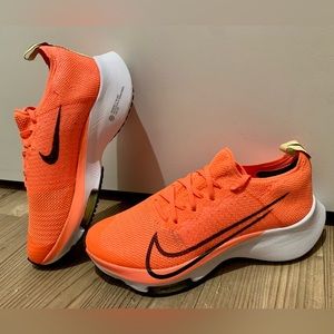 Brand new Women’s Nike Running Shoes
Woman size 5.5
Youth 4
Comes with Nike Box